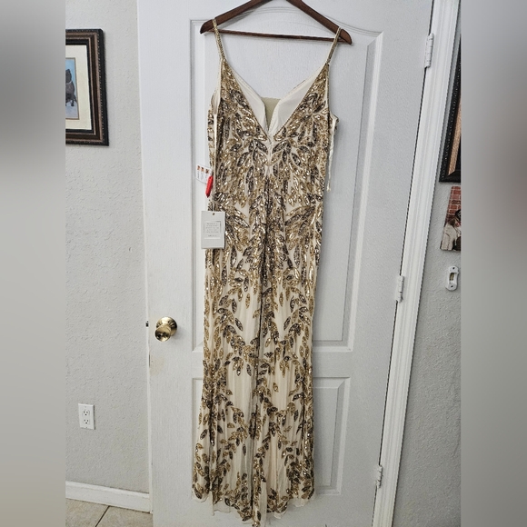 Mac Duggal Embellished Leaf Gown in Gold 12 NWT - Picture 6 of 10